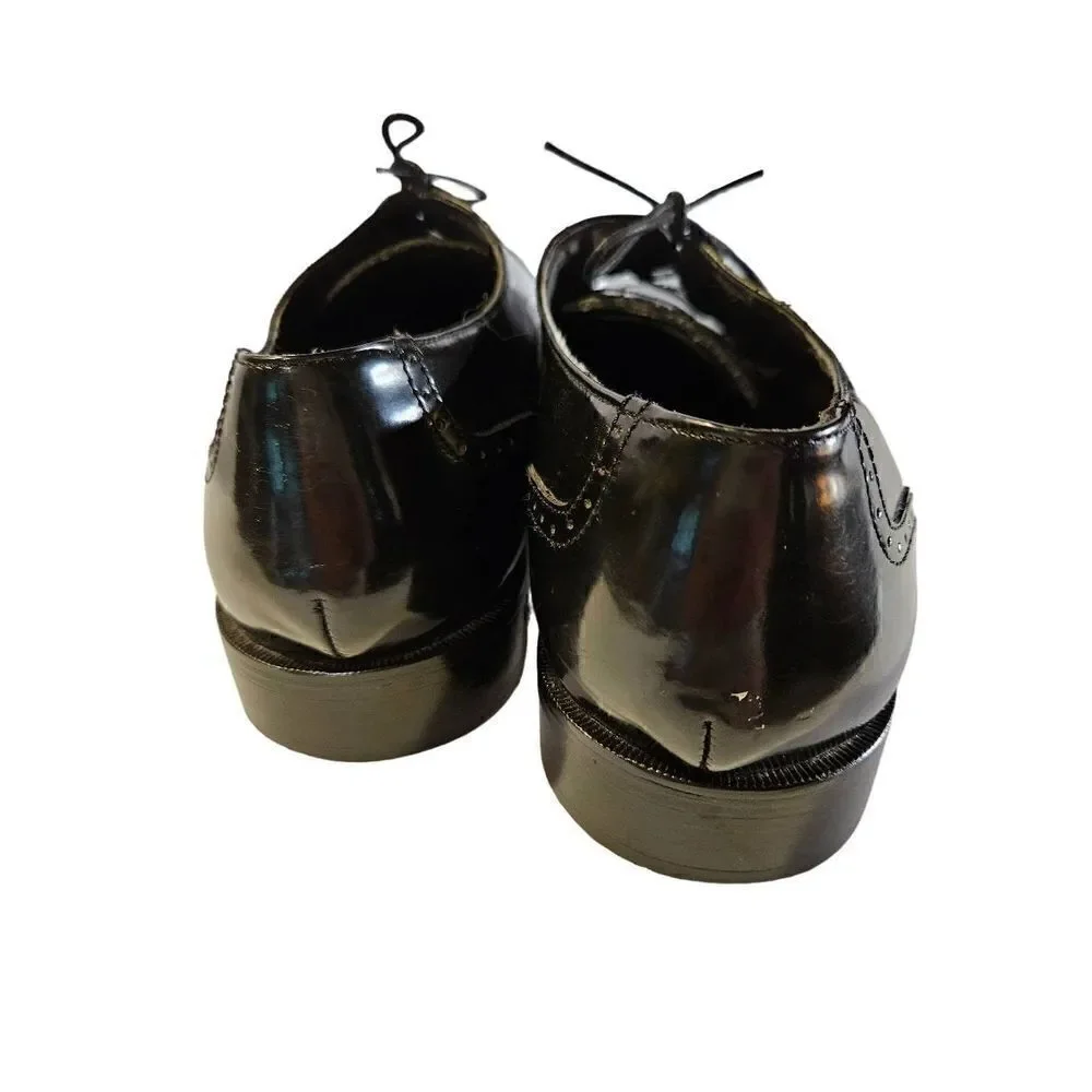Nunn Bush black dress shoes. Size 11.